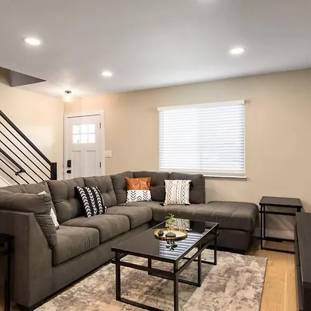 Cheerful Denver Hideaway W 2 Queen Beds Unit A